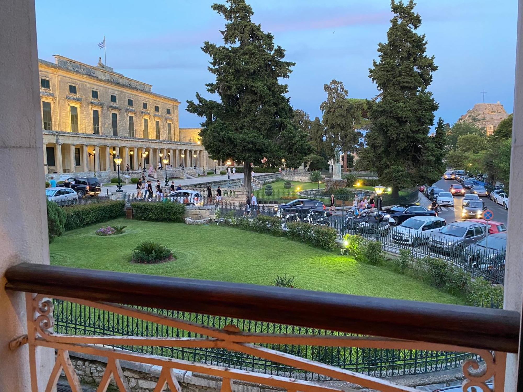 Palazzo Luxury Suite - View To Liston Square & Old Fortress Of Corfu Old Town المظهر الخارجي الصورة
