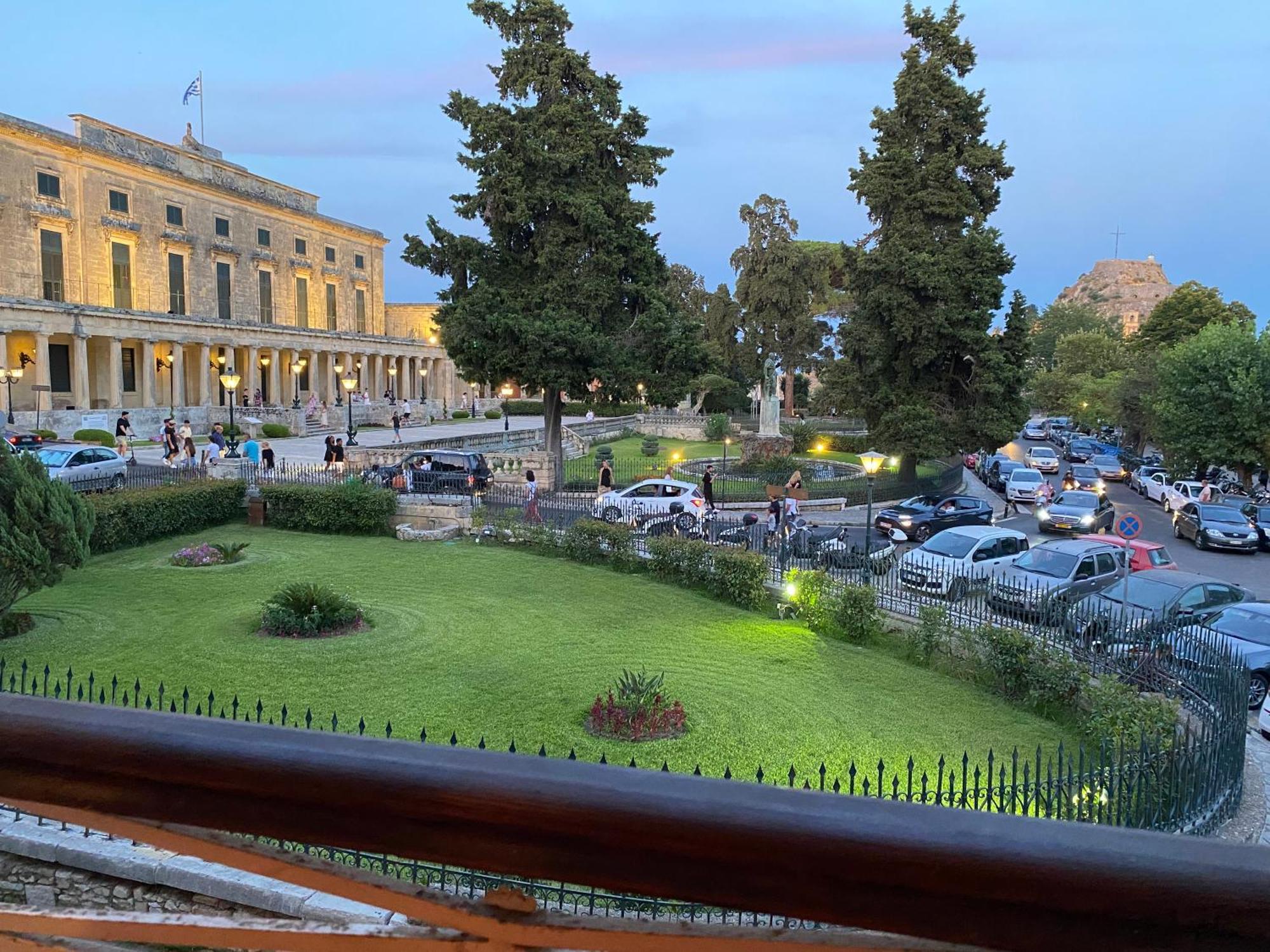 Palazzo Luxury Suite - View To Liston Square & Old Fortress Of Corfu Old Town المظهر الخارجي الصورة